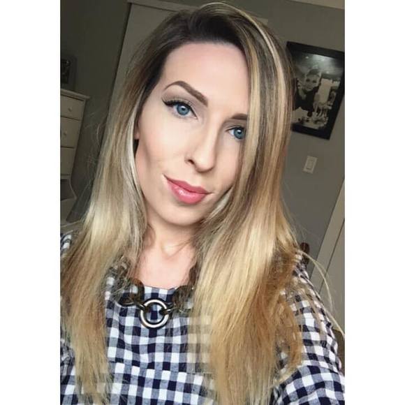 Meet your Posher, Abbey - Picture 1 of 1